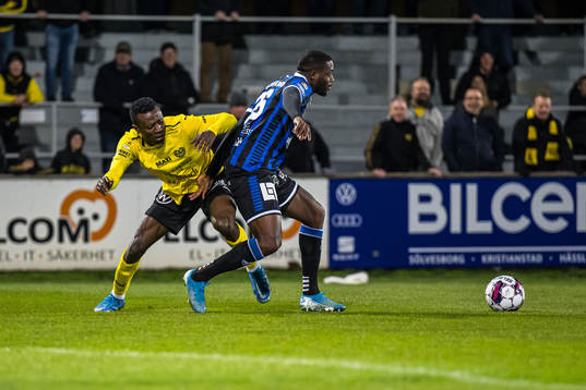 Mjällbys Silas Nwankwo  mot Sirius Isak Ssali Ssewankambo