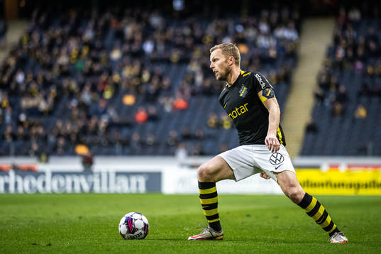 s Sebastian Larsson