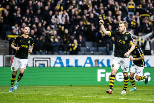 s Sebastian Larsson jublar