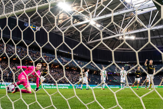 s Sebastian Larsson som jublar