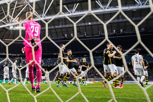 s Sebastian Larsson som jublar
