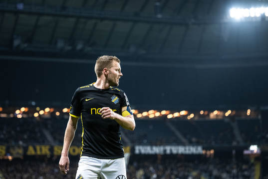 s Sebastian Larsson
