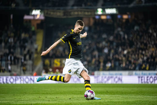 s Mikael Lustig