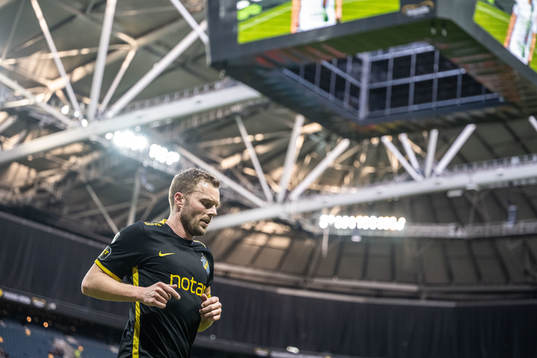 s Sebastian Larsson
