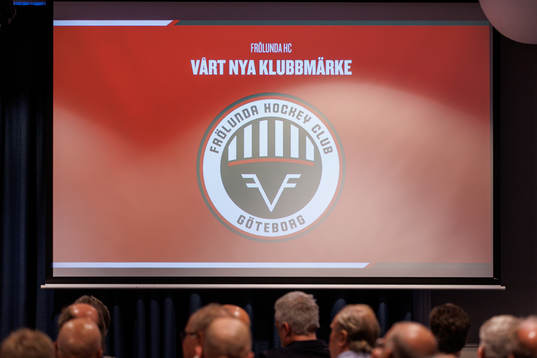 Frölundas nya klubbmärke visas på en skärm