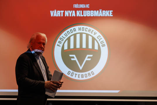 Ordförande Mats Grauers och det vinnande bidraget till