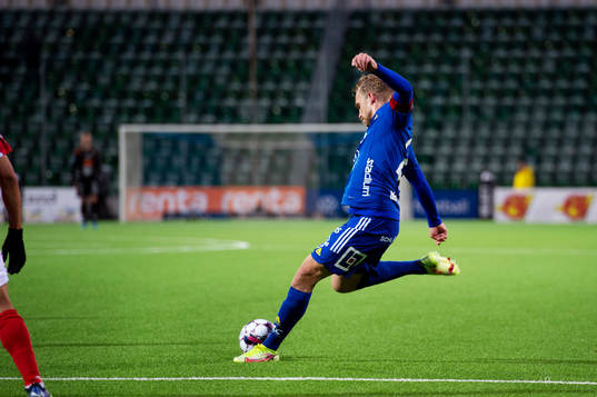 Sundsvalls Pontus Engblom skjuter 1-0
