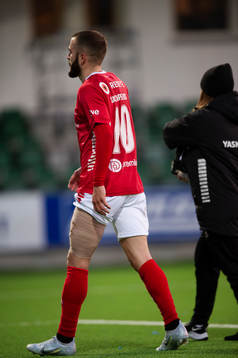 Kalmars Filip Sachpekidis utgår med en bristning i baksida