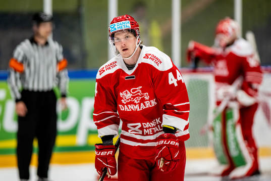 Sören Nielsen of Denmark looks dejected