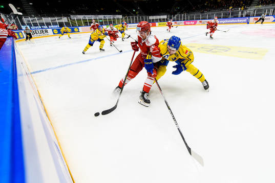 Nick Olesen of Denmark and Albin Lundin of Sweden