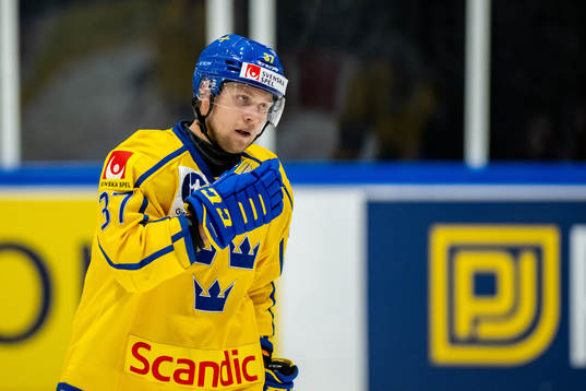 Jesper Pettersson of Sweden looks dejected