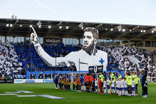 Tifo som hyllar sjuke IFK Norrköpings Kristoffer Khazeni