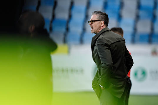IFK Norrköpings tränare Rikard Norling reagerar