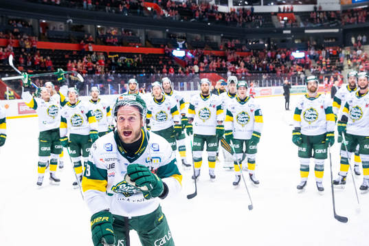 Björklövens Fredric Andersson jublar