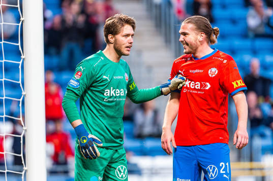 Helsingborgs målvakt Kalle Joelsson och Charlie Weberg