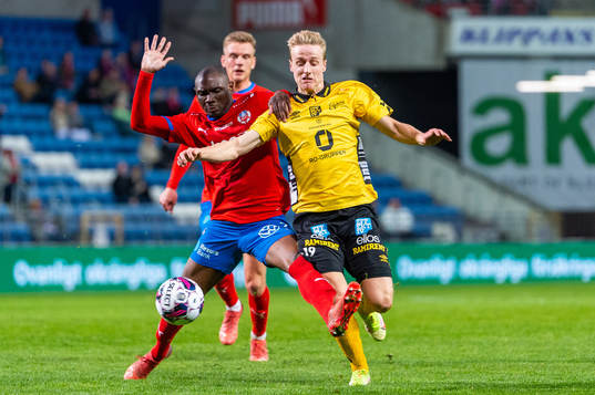 Helsingborgs Ravy Tsouka-Dozi och Elfsborgs Jeppe Møldrup