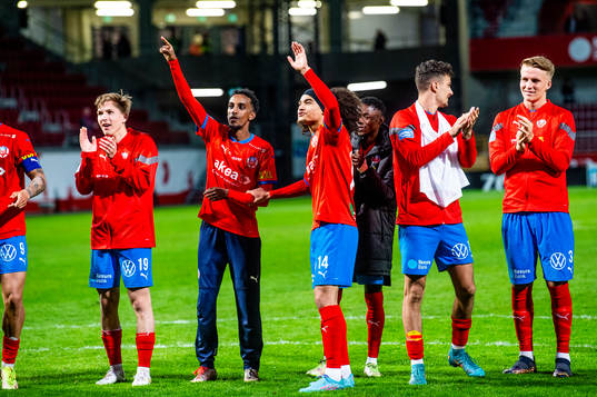 Helsingborgs Taha Ali och Adam Kaied jublar med