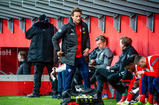 Helsingborgs målvakt Anders Lindegaard på bänken