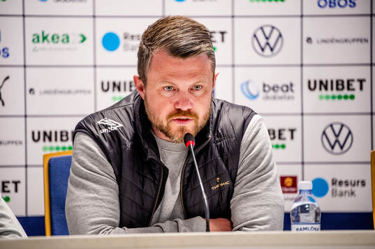 Elfsborgs manager Jimmy Thelin på en presskonferens