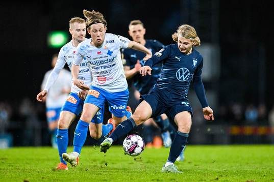 Värnamos William Kenndal och Malmö FFs Sebastian Nanasi