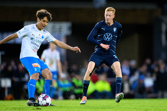 Värnamos Robin Tihi och Malmö FFs Hugo Larsson