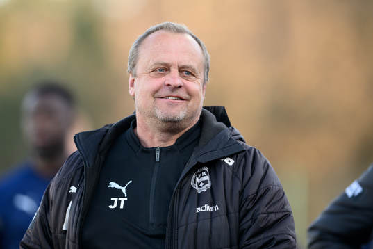 Värnamos assisterande tränare Jonas Thern innan