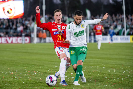 Degerfors Erik Lindell och Hammarbys Mohanad Jeahze