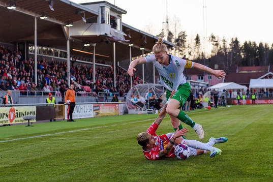 Hammarbys Gustav Ludwigson och Degerfors Joseph-Claude