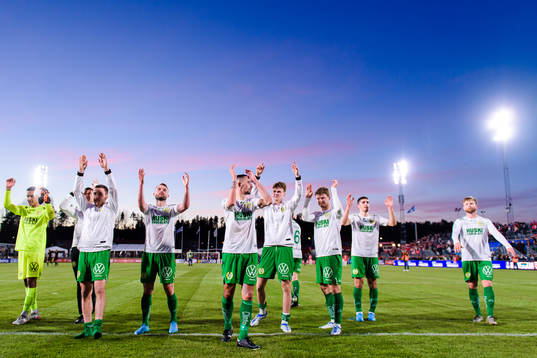 Hammarbys spelare jublar