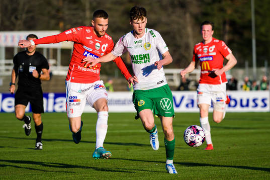 Degerfors Christos Gravius och Hammarbys Williot Swedberg