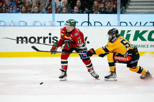 Frölundas Max Friberg och Luleås Filip Pyrochta