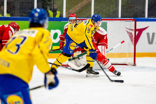 Linus Karlsson of Sweden and Markus Lauridsen of Denmark