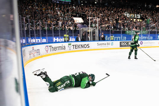 Färjestads Gustav Rydahl har ont