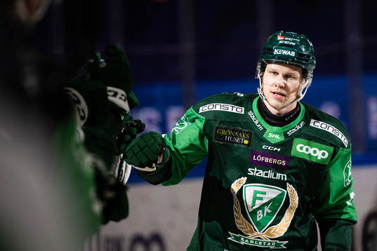 Färjestads Daniel Viksten jublar