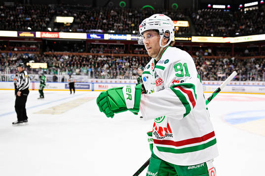 Rögles Adam Tambellini jublar