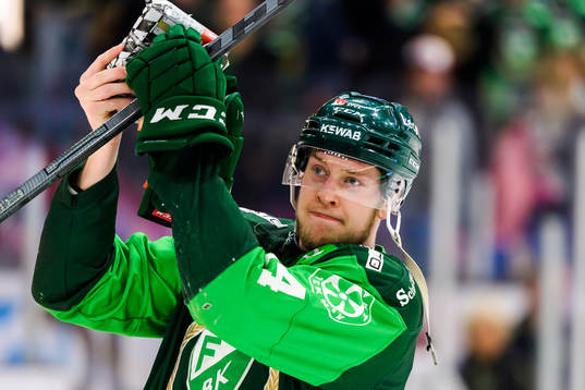 Färjestads Victor Ejdsell jublar