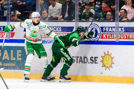 Rögles William Wallinder och Färjestads Oscar Lawner