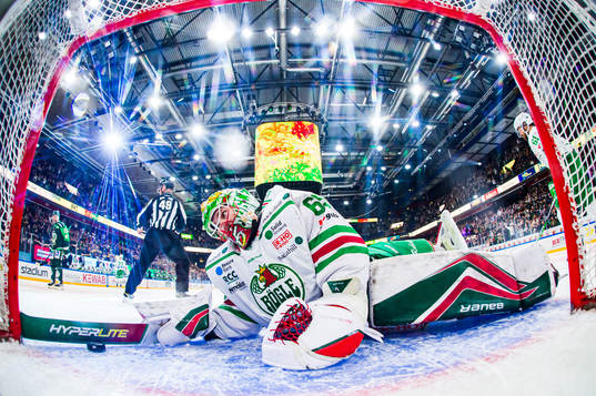 Rögles målvakt Christoffer Rifalk deppar