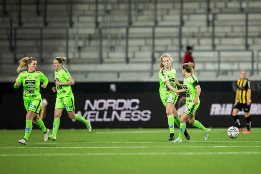 Kristianstads Amanda Jacobsen Andradottir jublar