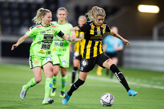 Kristianstads Emmi Alanen och Häckens Andrine Stolsmo
