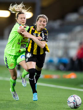 Kristianstads Emmi Alanen och Häckens Andrine Stolsmo