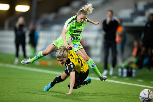 Kristianstads Emmi Alanen och Häckens Andrine Stolsmo