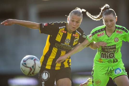 Häckens Stine Larsen och Kristianstads Gabrielle Carle