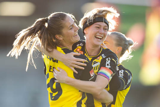 Häckens Luna Nørgaard Gevitz jublar