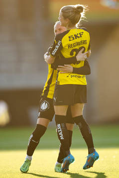Häckens Andrine Stolsmo Hegerberg jublar med Filippa