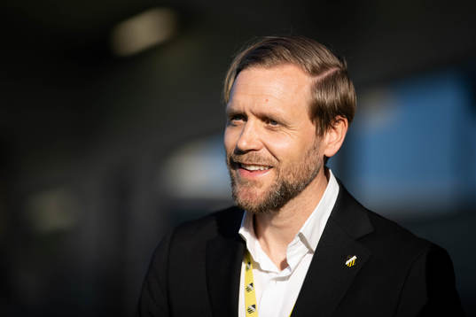 Häckens klubbchef Marcus Jodin innan fotbollsmatchen i