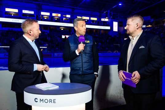 Cmores Fredrik Söderström och Lars Lindberg intervjuar