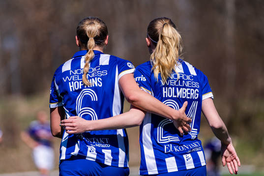 IFK Göteborgs Filippa Hopkins jublar med Felicia Holmberg