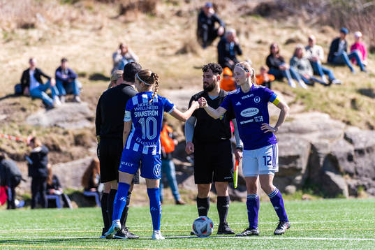 IFK Göteborgslagkapten Isabella Svanström och Lerums