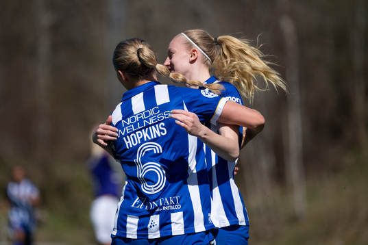 Bläddra bland fler bilder av Fotboll, Division 2 Nordvästra Götaland, Lerum - IFK Göteborg